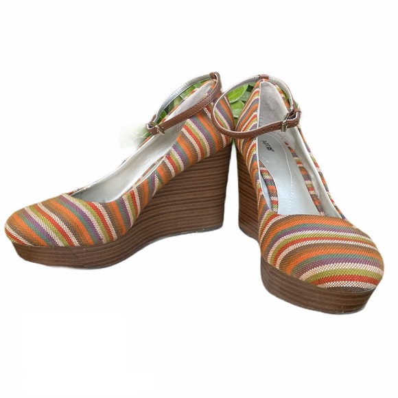 Apt 9 Striped Wood Wedges Strappy Heels - Picture 1 of 5